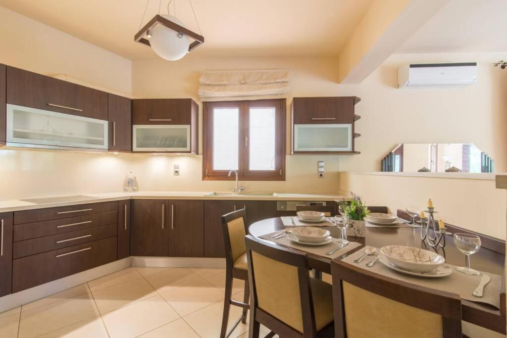 Heraklion Comfy House With Mountain View Exterior photo