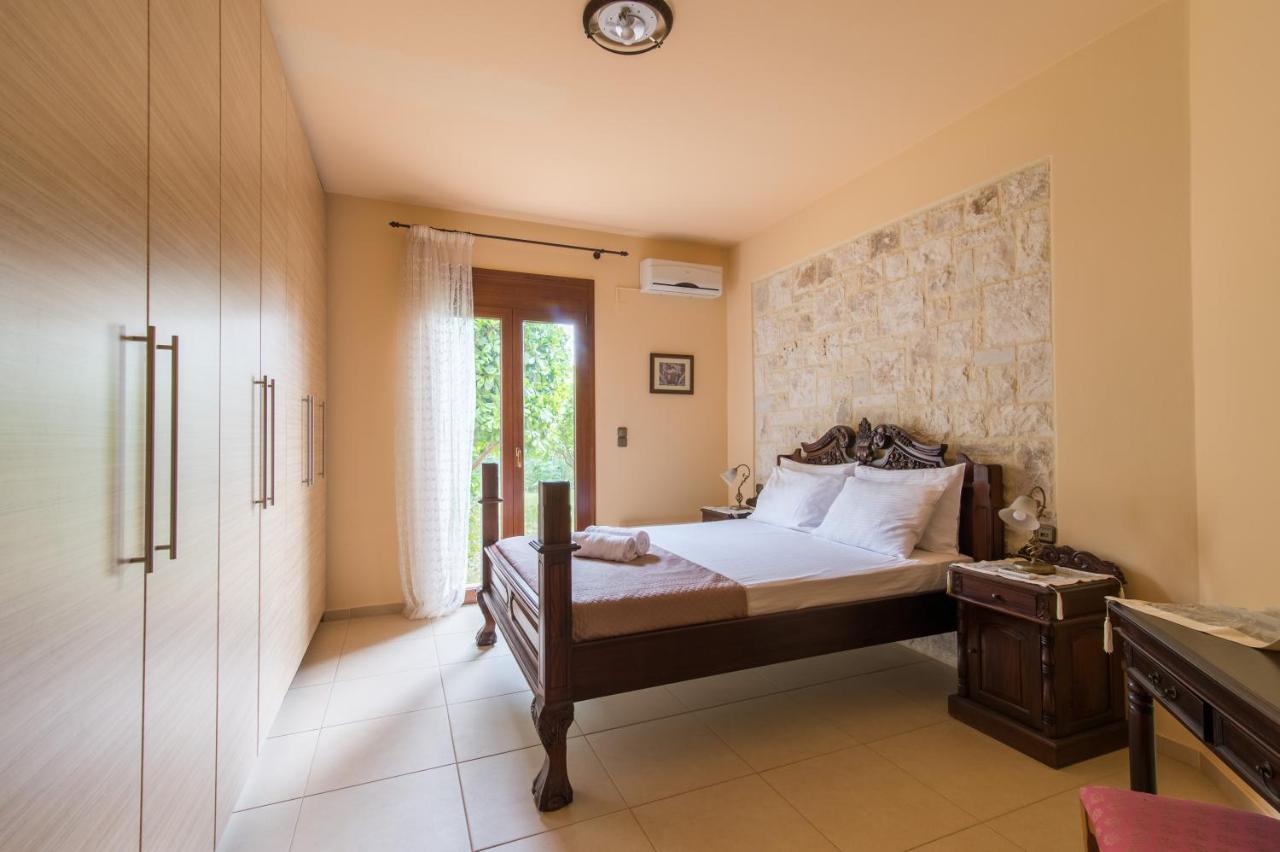 Heraklion Comfy House With Mountain View Exterior photo